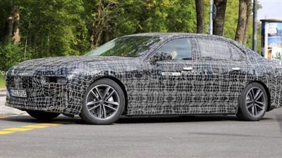 بي إم دبليو i7 الكهربائية تحصل على محرك كهربائي بقوة 650 حصانًا