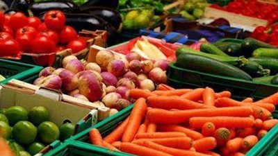 أسعار الخضروات والفاكهة اليوم الاحد .. والطماطم بـ6 جنيهات | فيديو