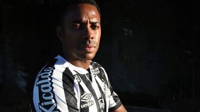 روبينيو يعود للبرازيل من جديد