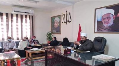 البحر الأحمر الأزهرية تعقد لجنة لاختيار عاملات رياض الأطفال بمعاهد المنطقة |صور