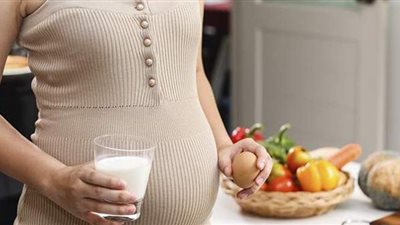 هل يضر الحامل المصابة بالسكر تناول اللبن والزبادي؟