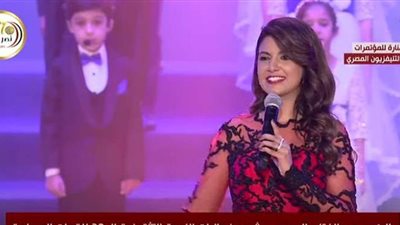 ياسمين علي تبدع في أغنية 