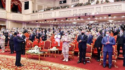 10 صور ترصد فعاليات الندوة التثقيفية الـ32 للقوات المسلحة بحضور السيسي