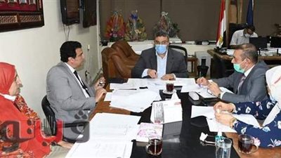 جامعة القناة تناقش آليات تحويل الطلاب من كليات الصيدلة إلى الطب