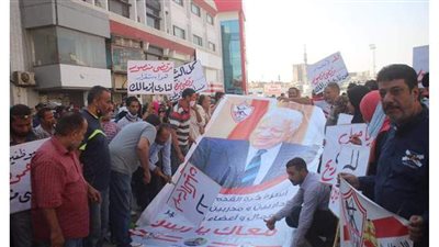 وقفة تضامنية من عمال وموظفي الزمالك مع  مرتضى منصور