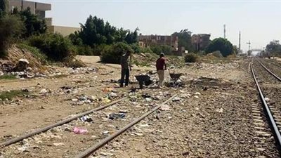حملة لرفع القمامة في منطقة السكك الحديدية بأبوصوير بالإسماعيلية