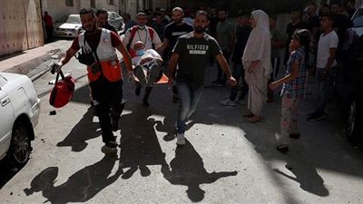 الجيش الإسرائيلي يقتحم مخيما جنوب رام الله ويتسبب في إصابة عشرات الجرحى