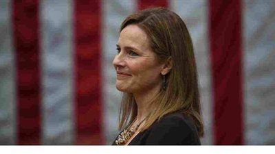 مرشحة ترامب للمحكمة العليا تتعهد بالحكم بالقانون