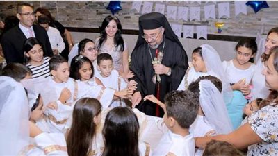 بطريرك الكاثوليك يترأس احتفال المناولة الاحتفالية بكنيسة مصر الجديدة