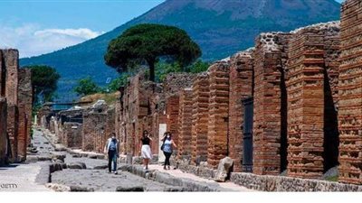 تجلب الحظ السيئ.. سائحة كندية  تعيد آثاراً سرقتها منذ 15 عاماً