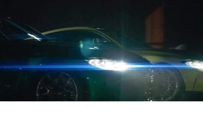 سباق تسارع بين سيارتي بي إم دبليو M3 و M4 | فيديو