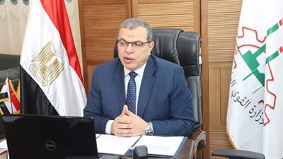 القوى العاملة : تعيين 442 شاباً في محافظة المنيا