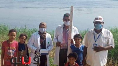 صحة قنا: تجريع أهالي 19 بؤرة للبلهارسيا بالقرى | صور