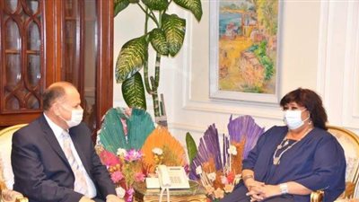 وزيرة الثقافة تلتقي محافظ أسيوط لبحث سبل تكثيف الأنشطة الإبداعية