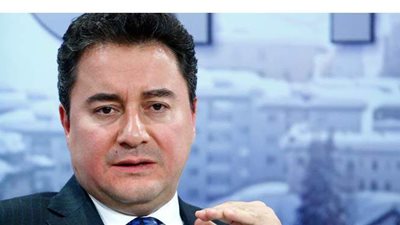 مستعد للانتخابات.. باباجان ينتقد أردوغان وحكومته