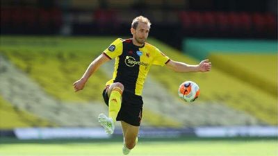 وست هام يعلن تعاقده مع مدافع واتفورد