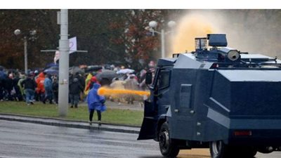 روسيا البيضاء تسمح للشرطة باستخدام أسلحة قتالية لقمع التظاهرات