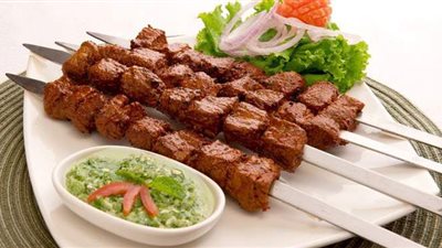 طريقة عمل شيش اللحم المشوي بالثوم و البابريكا