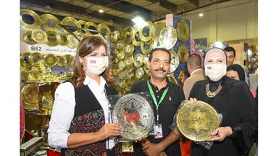 وزيرة الهجرة:  نعمل على تعريف المصريين بالخارج بجهود الدولة في دعم الاستثمار