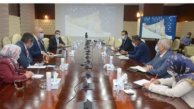 وزير الإسكان ومحافظ مطروح يتابعان تنفيذ مشروعات رأس الحكمة الجديدة