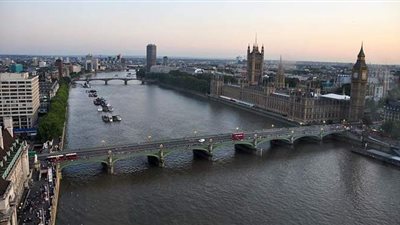 الشرطة البريطانية تغلق جسر وستمنستر في لندن بعد إنذار أمني