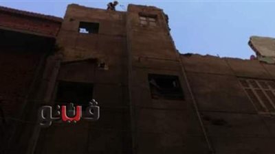 إزالة عقار من ٣ طوابق يشكل خطرا على الموطنين في الغربية | صور