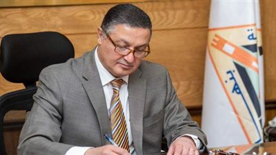رئيس جامعة بنها يصدر عددًا من التعيينات والتكليفات الجديدة