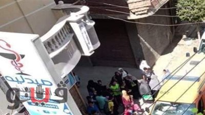 منتقبة تلقي رضيعة بصندوق قمامة بجوار مسجد في طنطا وتفر هاربة