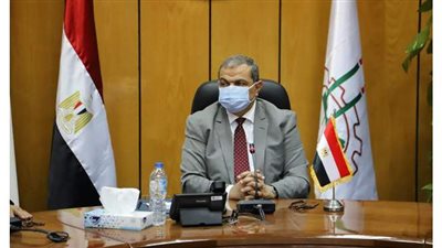 وزير القوى العاملة يقرر صرف مرتبات العاملين بالجامعة العمالية وإقالة بعض قياداتها