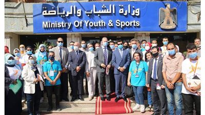 وزير الشباب يلتقي ممثلي منظمة اليونيسف في مصر ويتفقد معرضاً لمنتجات برنامج مشواري