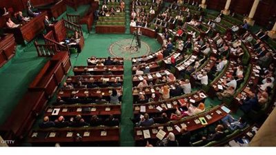 إصابة 18 نائبا في البرلمان التونسي بفيروس كورونا المستجد
