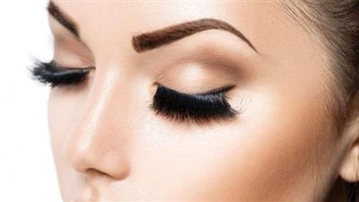 3 مواد طبيعية تساعدك في العناية بحواجبك وتكثيفها بسهولة