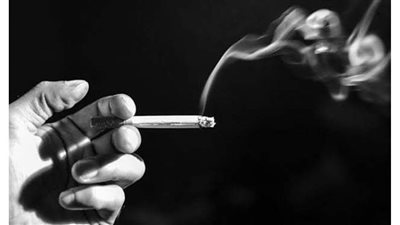 خبراء الصحة يكثفون جهود مواجهة مخاطر حرق التبغ والبحث عن بدائل خالية من الدخان