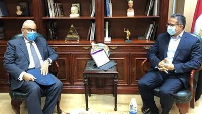 وزير السياحة والآثار يناقش استعدادات تنظيم احتفالية إنفاذ معبد فيلة بأسوان