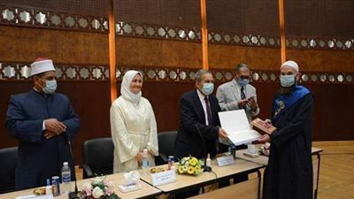 تكريم الطلاب المتفوقين الوافدين بالمرحلتين الثانوية والإعدادية الأزهرية 2020 |  صور