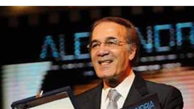 محمد هنيدي ينعي محمود ياسين: مش هننساك ولا هننسى صوتك