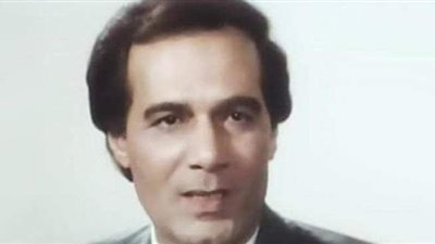 فيديو نادر للفنان محمود ياسين يلقي قصيدة 