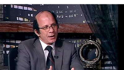 د. محمد عبد العزيز: لا يمكن أخذ كورونا حجة لتدمير التعليم بمصر.. وتقليص أيام الدراسة مخالفة تربوية وتعليمية |  حوار