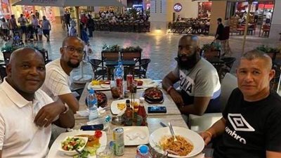 موسيماني يجتمع مع جهازه المعاون في المغرب