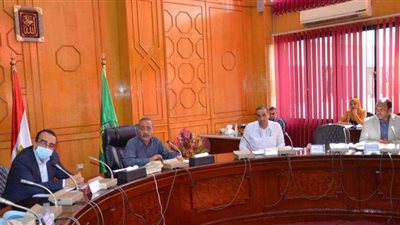 محافظ الإسماعيلية: منظومة جديدة لحل مشكلات النقل الجماعي بشكل نهائى