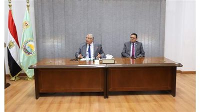 وزير الزراعة يستعرض مع أعضاء الجمعية المصرية لشباب الأعمال  جهود منظومة تطوير وتحديث الري