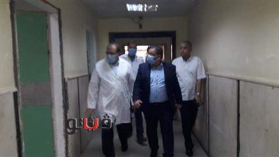 رئيس جامعة القناة يتابع حالة مصابي حريق مصنع الإسماعيلية
