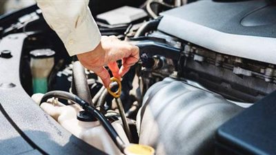 كل 5000 ميل أم  10000 ميل.. تعرف على مواعيد تغيير زيت سيارتك