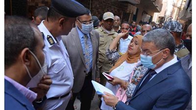 حريق يتسبب في انهيار جزئي لـ 6 منازل بحي أبو هلال في المنيا | صور