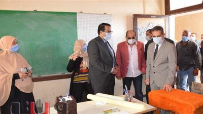 محافظ الغربية يفتتح عمارة سكنية على كورنيش زفتى ويتفقد مدارس السنطة