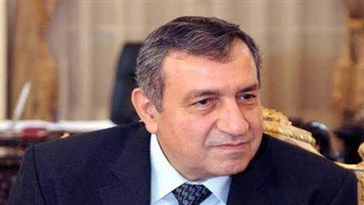 عصام شرف رئيسا لمجلس أمناء مركز التحرير للدراسات والبحوث