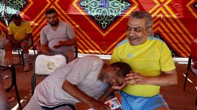 «أنا مش مجنون.. أنا زيك إنسان».. رسالة غنائية من نزلاء مستشفى حلوان للصحة النفسية | فيديو وصور