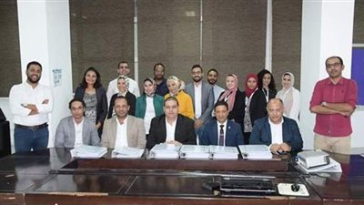 تسليم المرحلة الأولى من مشروع التحول الرقمي بجامعة القناة