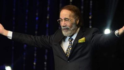 رانيا محمود ياسين باكية على الهواء حزنا لفراق والدها:  ضهرى وسندى راح