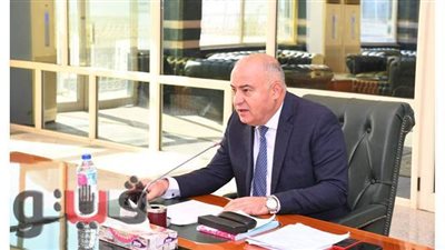 محافظ قنا يستعرض الموقف التنفيذى لـ33 مشروع صرف صحى بالمحافظة | صور